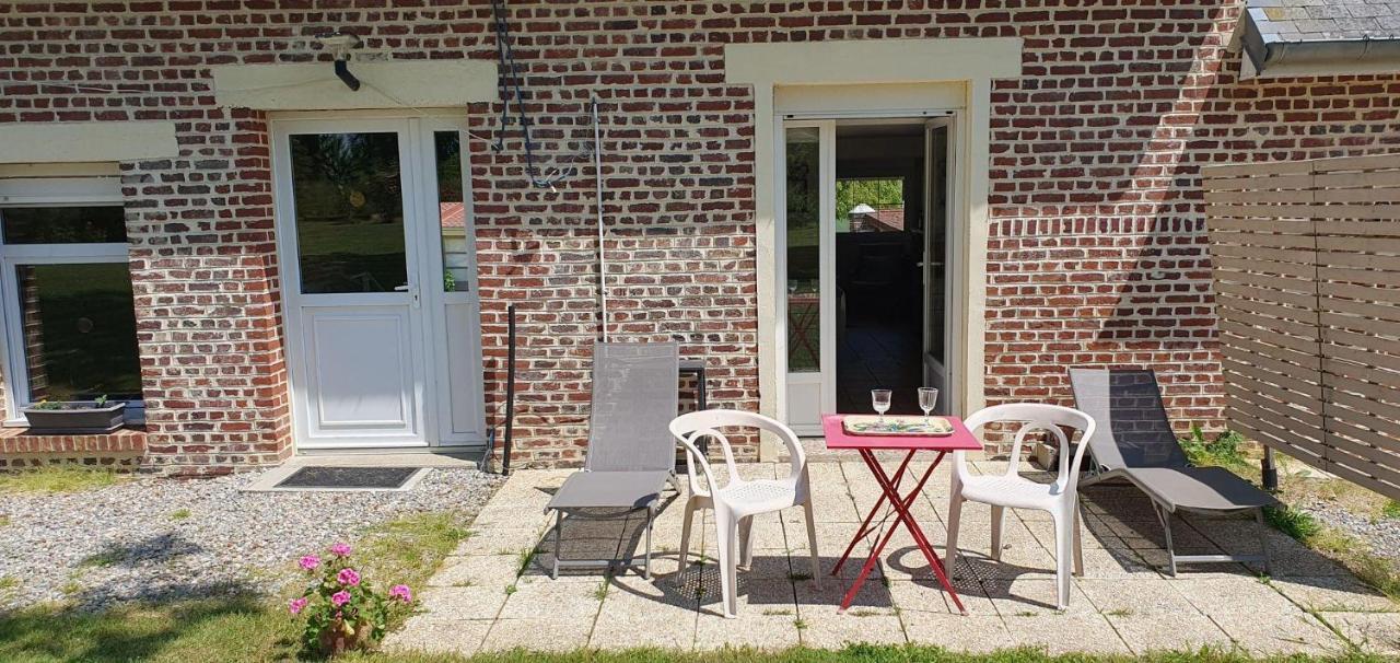 Le Gite Les Grives Villers-Carbonnel Exteriör bild